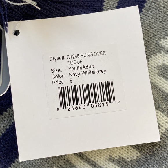 DeLux Hung Over Toque - Picture 6 of 7